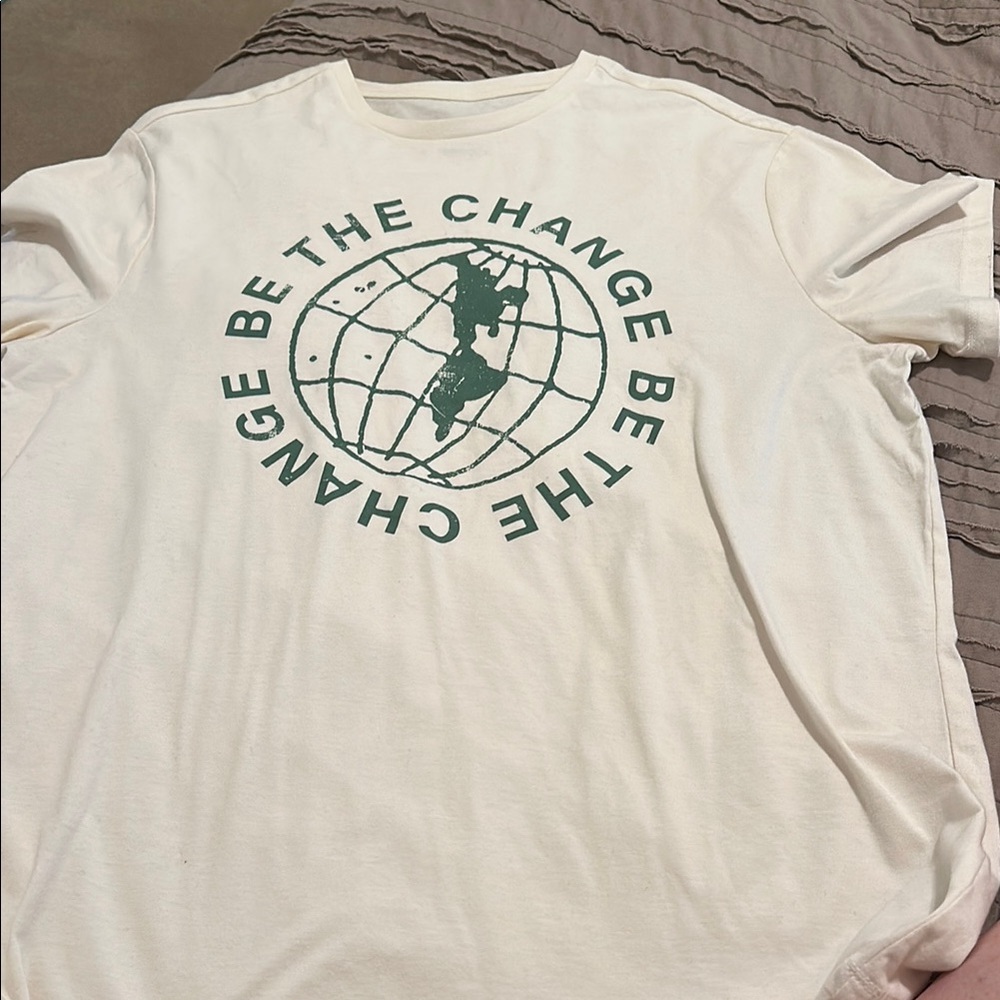Goodfellow & Co short Sleeve  BE THE CHANGE Tee size L